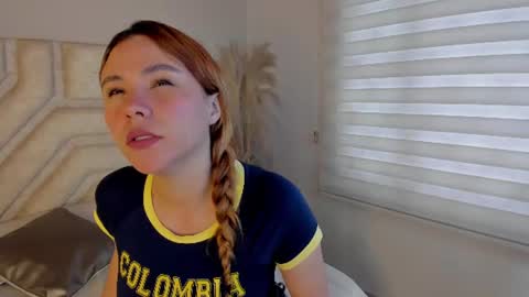 Zoe  online show from June 23, 12:36 pm
