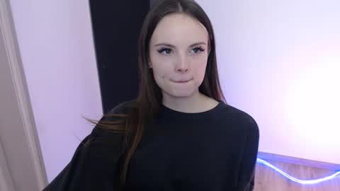 Snapshot of a_ariella_ chatting on October 19, 12:18 pm a_ariella_ online show from October 19, 12:18 pm