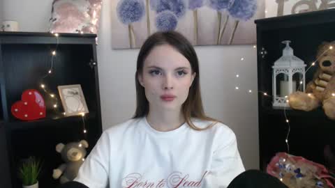 Snapshot of a_ariella_ chatting on September 24, 12:26 pm a_ariella_ online show from September 24, 12:26 pm