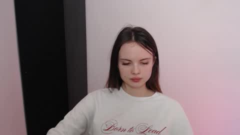 Snapshot of a_ariella_ chatting on October 8, 2:43 pm a_ariella_ online show from October 8, 2:43 pm