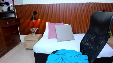 Abby Lee  online show from March 6, 7:43 pm