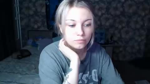 Snapshot of aalicebubble chatting on February 27, 12:32 am Alice online show from February 27, 12:32 am