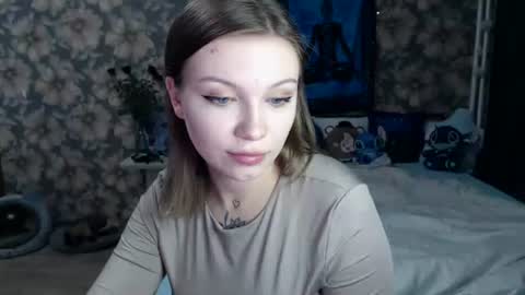 Snapshot of aalicebubble chatting on September 12, 3:19 pm Alice online show from September 12, 3:19 pm