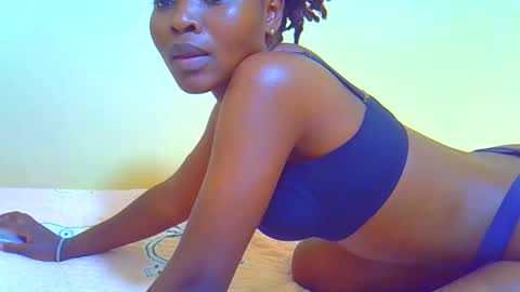 abbiehh online show from April 21, 2:35 pm
