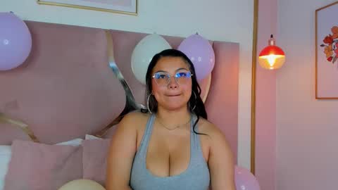 abbiejones_ online show from November 6, 1:17 pm