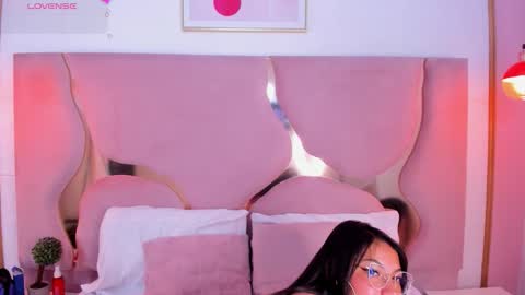 Snapshot of abbiejones_ chatting on September 12, 1:18 pm abbiejones_ online show from September 12, 1:18 pm