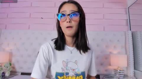 Abby  online show from November 12, 4:49 pm