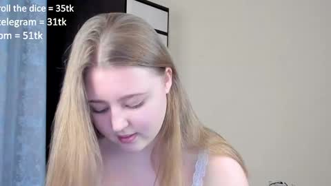 Snapshot of abbywyte chatting on December 14, 1:16 pm Abby    Stream at Sat  Sun  Mon  Fri online show from December 14, 1:16 pm