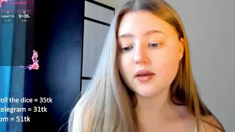 Snapshot of abbywyte chatting on February 21, 12:06 pm Abby    Stream at Sat  Sun  Mon  Fri online show from February 21, 12:06 pm