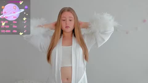 Snapshot of abbywyte chatting on September 14, 1:31 pm Abby    Stream at Sat  Sun  Mon  Fri online show from September 14, 1:31 pm