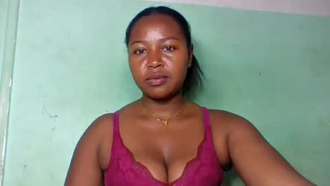 abella677022 online show from June 18, 5:42 am