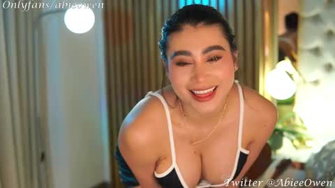 Snapshot of abie_owen chatting on February 21, 1:00 am abie_owen online show from February 21, 1:00 am