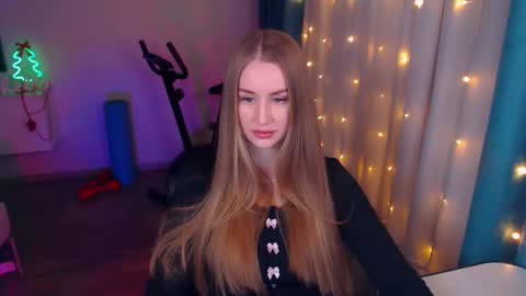 Snapshot of abigail_flex chatting on January 13, 6:59 pm Anna online show from January 13, 6:59 pm