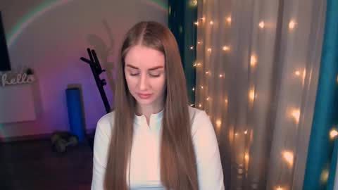 Snapshot of abigail_flex chatting on February 28, 8:18 pm Anna online show from February 28, 8:18 pm