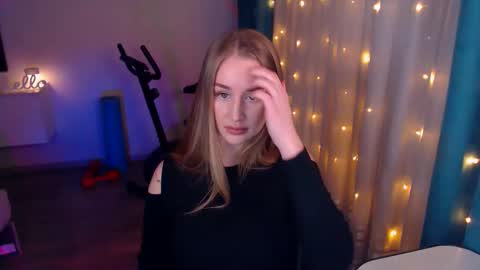 Snapshot of abigail_flex chatting on January 22, 6:52 pm Anna online show from January 22, 6:52 pm