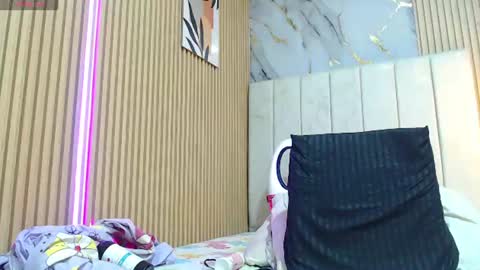 abigailowensss online show from July 6, 8:41 am