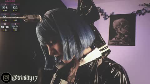 Snapshot of abril__colen chatting on December 2, 7:14 pm April online show from December 2, 7:14 pm