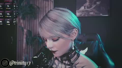 Snapshot of abril__colen chatting on January 31, 4:17 pm April online show from January 31, 4:17 pm