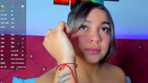 Snapshot of abril_gomez_11 chatting on September 20, 4:22 am abril_gomez_11 online show from September 20, 4:22 am