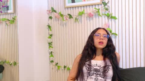 abrilmirren online show from April 1, 12:17 pm