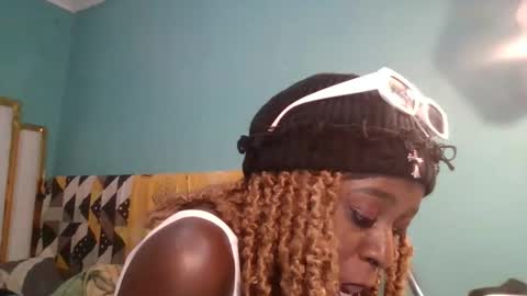 Snapshot of acadiah chatting on October 19, 12:56 am Cadih online show from October 19, 12:56 am