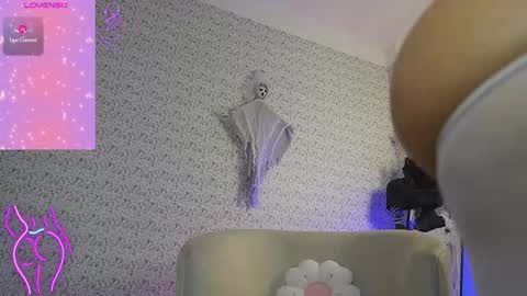 Snapshot of adablue25 chatting on October 24, 4:19 am Ada Blue online show from October 24, 4:19 am