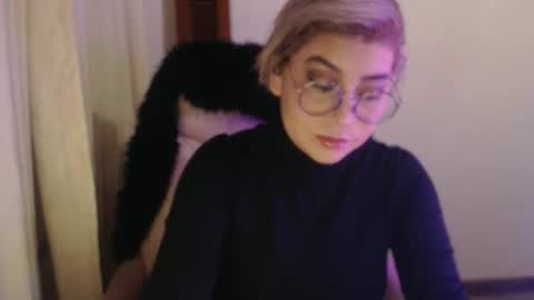 adan_romanoff online show from April 7, 5:31 am