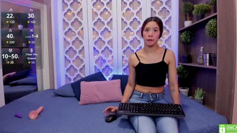 Snapshot of adelaa_11 chatting on January 15, 12:04 pm Adela Worsth online show from January 15, 12:04 pm