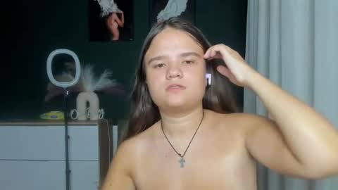 adelecruzz online show from July 11, 12:27 pm