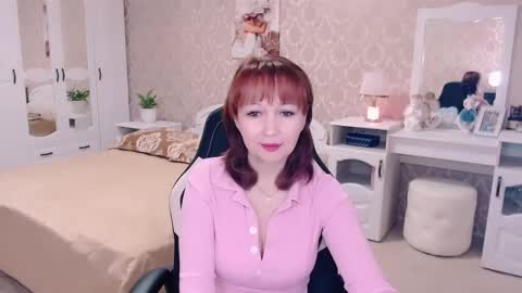 AdeleMoran online show from February 9, 7:09 pm