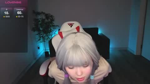 adelina__flower online show from April 30, 2:28 am