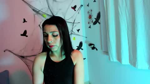 Adelle online show from November 3, 9:13 am