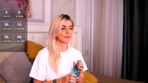 Snapshot of adelyn_chase chatting on September 30, 8:42 am Adelyn online show from September 30, 8:42 am