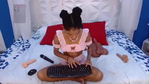 adisson_petite1 online show from February 6, 6:11 pm