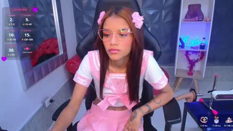 adisson_petite1 online show from March 7, 5:42 pm