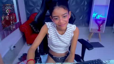 adisson_petite1 online show from January 10, 12:15 am