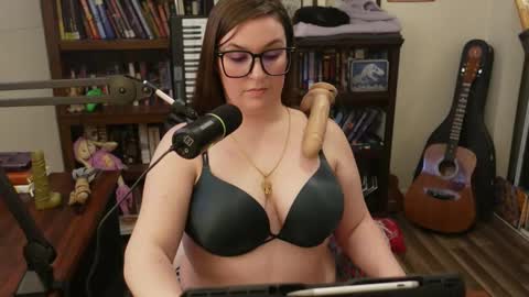 adobe_angel304 online show from December 20, 11:58 pm