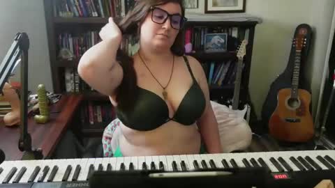 adobe_angel304 online show from October 22, 8:14 pm