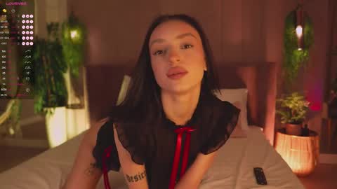 adoracortes online show from November 13, 6:45 am