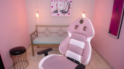 Adri  online show from February 25, 1:20 pm