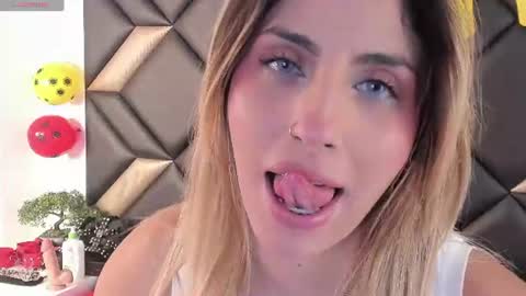Adriana Harlow online show from July 2, 4:35 pm