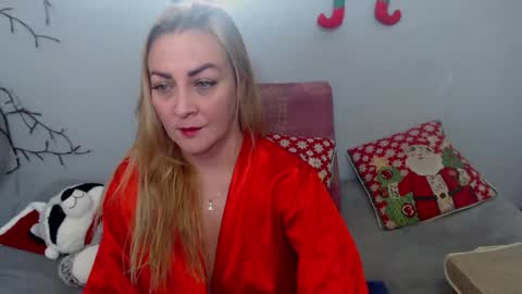 Snapshot of adrianapdes chatting on December 30, 1:58 pm Adriana Paredes online show from December 30, 1:58 pm