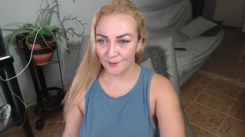 Snapshot of adrianapdes chatting on January 29, 9:50 pm Adriana Paredes online show from January 29, 9:50 pm