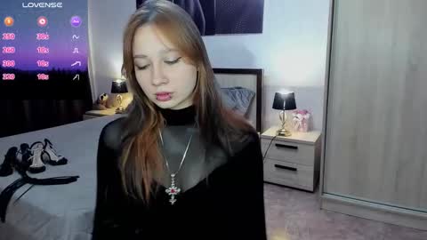 Snapshot of adrianfay chatting on October 10, 11:48 am AdrianFay online show from October 10, 11:48 am