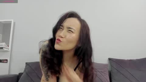 Aenie online show from December 22, 4:28 am