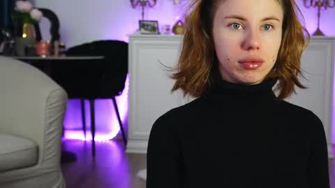 Aelia online show from November 2, 3:43 am