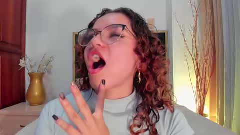 aelinduvalier online show from October 23, 7:42 pm