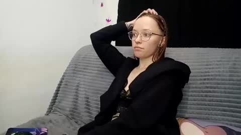 Snapshot of aelita_night chatting on February 20, 3:19 pm aelita_night online show from February 20, 3:19 pm