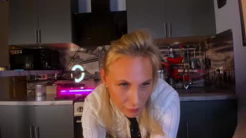 OneAfa online show from November 21, 6:43 pm