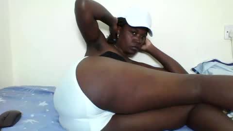 Yvonne online show from July 28, 6:53 pm
